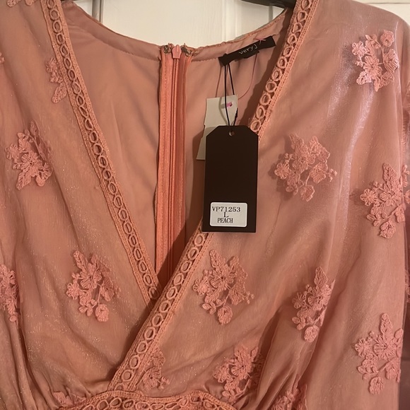 Perfect Rose Short Romper! NWT - Picture 2 of 5
